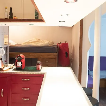 Hostnfly - Charming Original And Bright Studio Apartment Paris